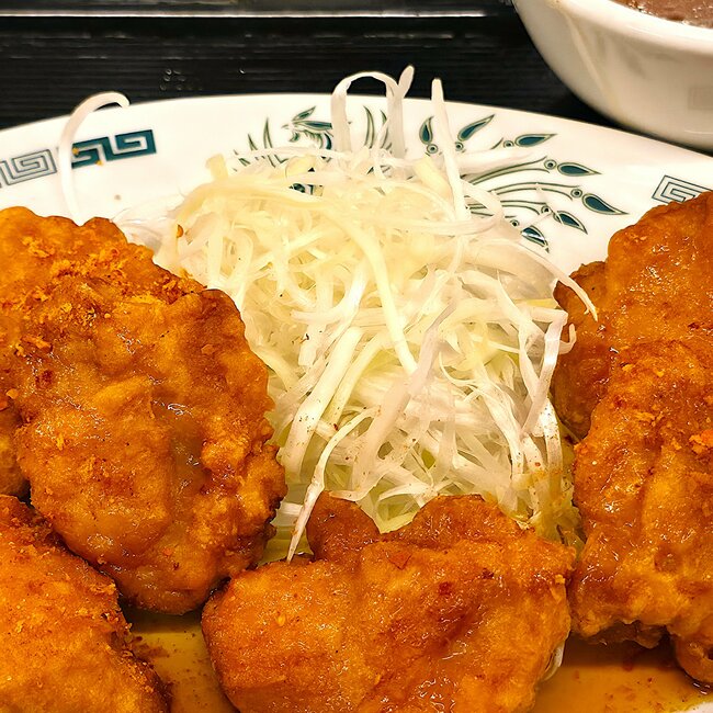 「定期的に食べたくなる」「全人類食べて」日高屋の“やみつき定食”白米を食べる手が止まらない!「罪の味がする」「ご飯が進むから良き!」《実食レビュー》