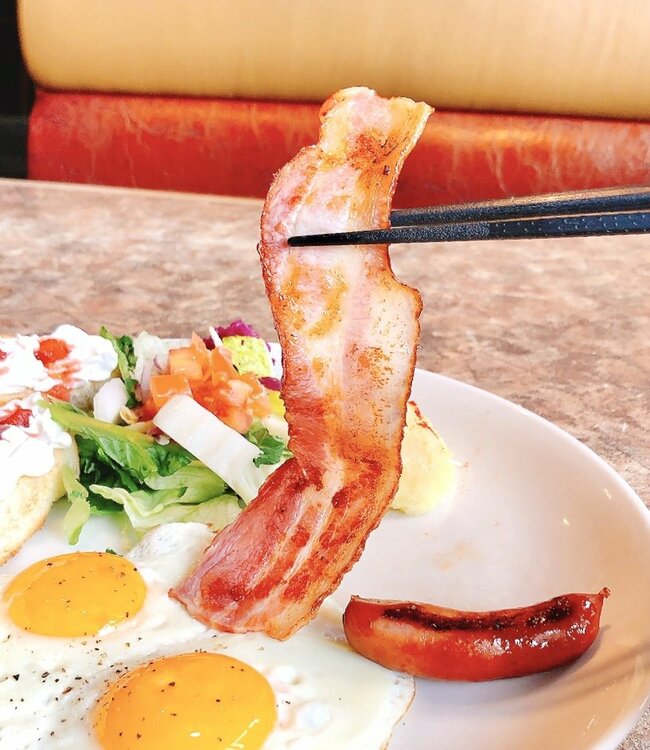 「今まで来なかった事を後悔」びっくりドンキーの“よくばりモーニング”想像以上のボリュームでお腹がパンパン!「ホテルみたいに豪華」「コーヒーおかわり自由で好き」