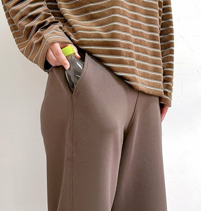 「ウエストが本当に楽！」無印良品の“2990円ワイドパンツ”体型カバーできて快適すぎる…！「この値段なのありがたい」「色も可愛くて気に入りました」《購入レビュー》