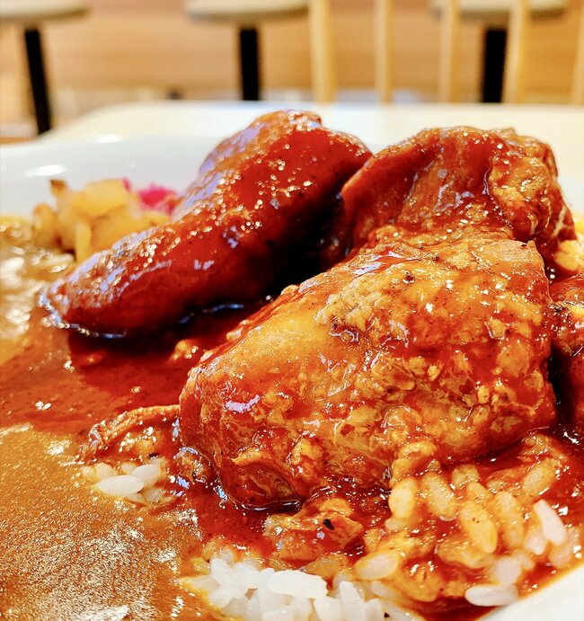 「腹パンッパン」「肉がデカすぎ」すき家の“やけくそメニュー”ボリューム満点で大満足！「想像の1.5倍くらいのサイズ感」「マジで塊だった」《実食レビュー》