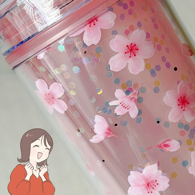 「可愛すぎる〜！」「やっぱ買っちゃう」スタバの“きらきら輝くボトル”桜の花だらけでテンション上がる！「めっちゃ可愛いくてお気に入り」