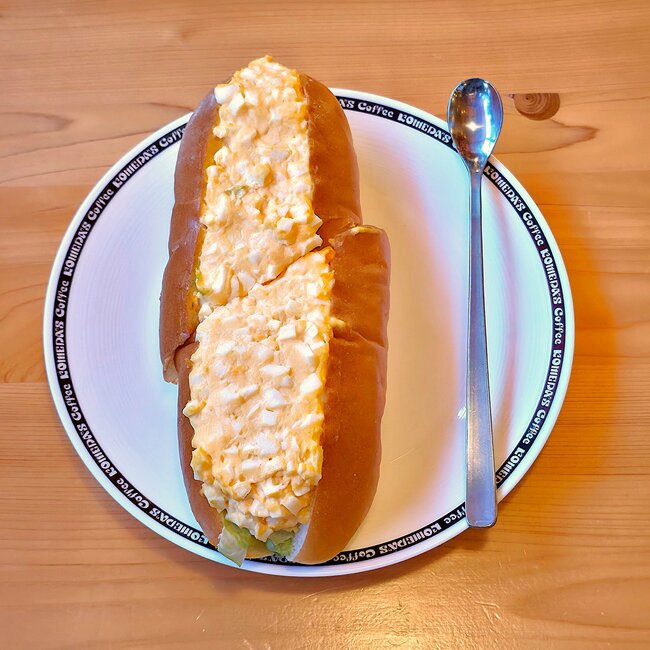 嘘でしょ…？コメダ珈琲で“軽食”と書いてあるメニューを頼んだら→「量がえっぐいわ」「ギッチギチで激うま」