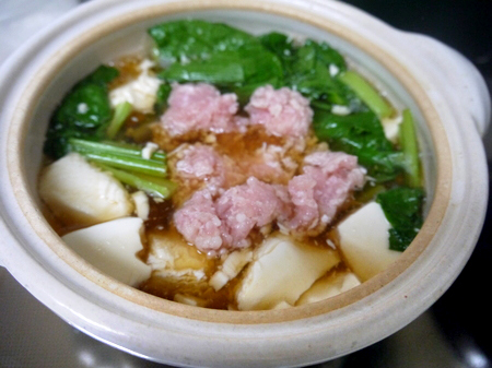 今晩の小鍋レシピ!鶏ひき肉のかき玉鍋!<br />小鍋は帰宅時間バラバラの家族にも超便利!
