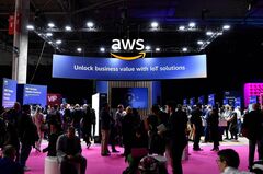 アマゾン、AIバトル本格化へ足場固め