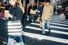 米ブラックフライデー、実店舗の来店者数が増加