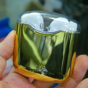 1500円で買えるAirPodsみたいな充電ケース付きワイヤレスイヤホン