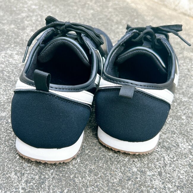 「2500円では申し訳ない！」「50代もオシャレに」ワークマンの“めちゃ軽シューズ”がレトロでかわいすぎる…！「ワークマンとは思えない」