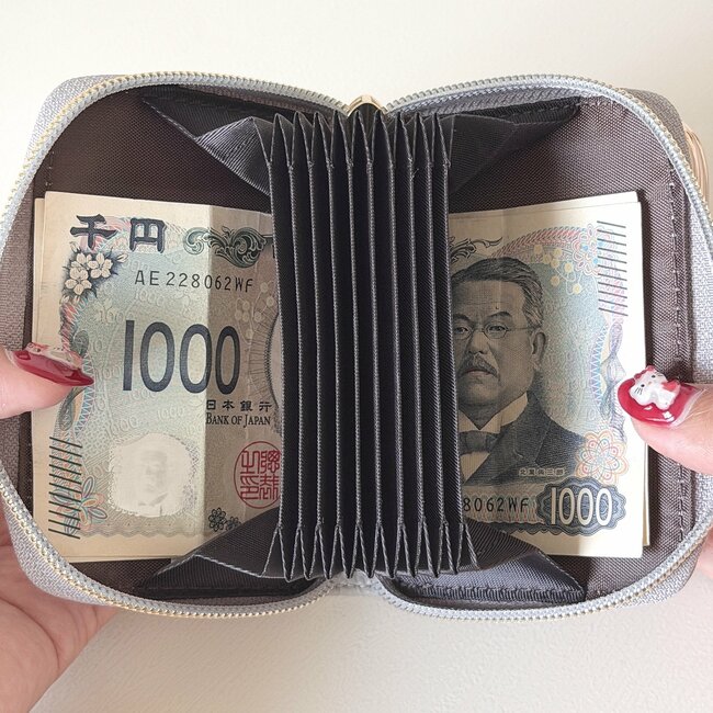 【しまむら】小銭が取りやすくて感動！1419円の「高見えミニ財布」カードが29枚も入って収納力すごい！《購入レビュー》