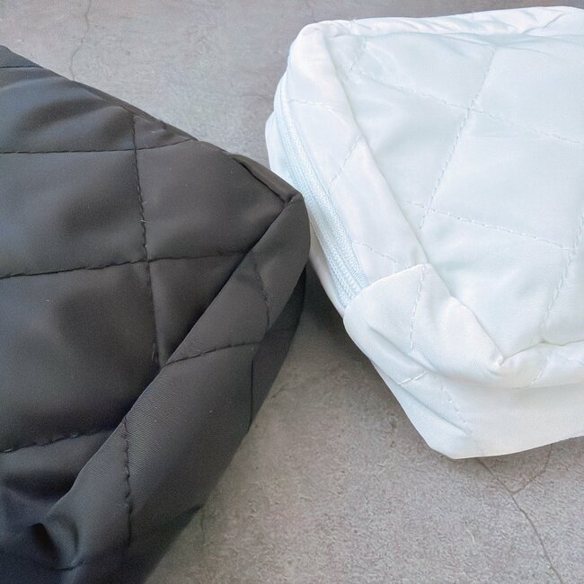 「え、本当にセリアの商品だよね…？」こんなに収納力のある“ふっくらポーチ”が110円で買えるのはスゴイ！