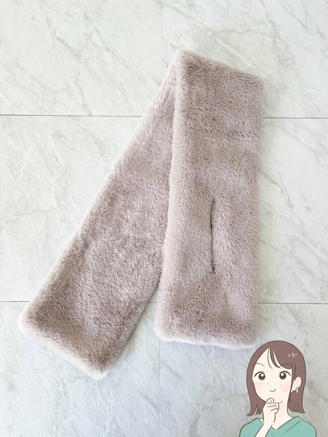 「友達に褒められた」ハニーズの“ミニサイズのマフラー”毛布みたいにフワフワだし口元まで温かい!!「色違いで購入」「本当にかわいい」