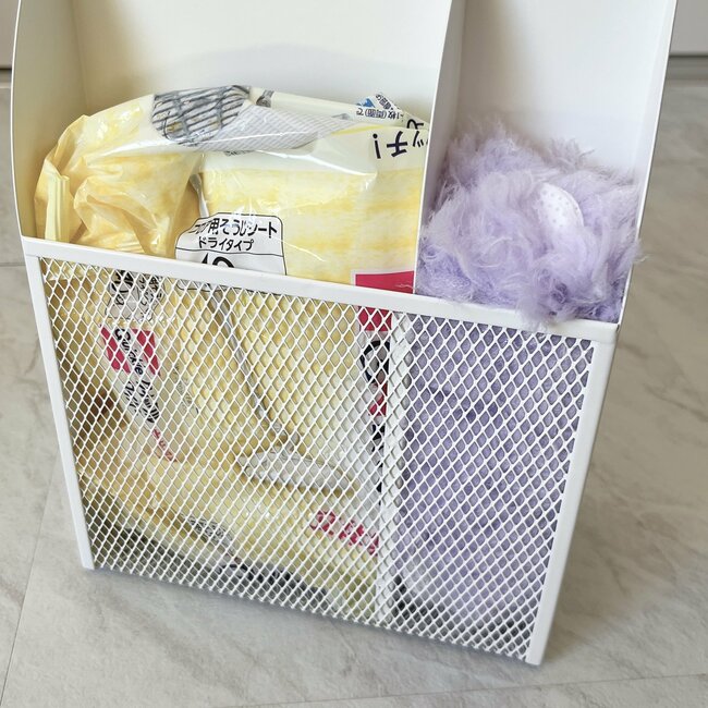 「こんな商品欲しかった」3COINS×花王の“お掃除ワイパー収納”すっぽり入って倒れないの!「ベストサイズすぎてありがたい」「スッキリ片付いて良かった」