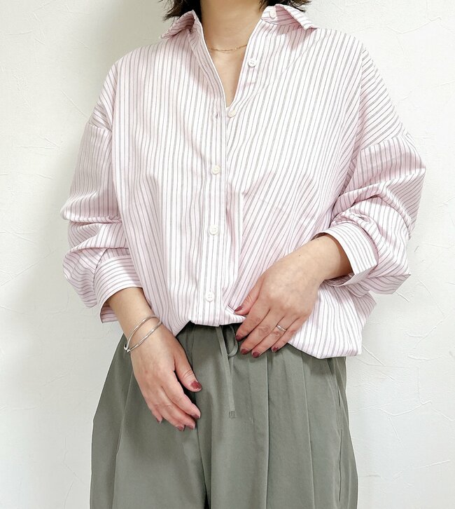 【グローバルワーク】レビュー500件超え！アイロンいらずの“楽ちんシャツ”が体型カバーできてオシャレ！「着るだけでスッキリ」「可愛くて即決です」