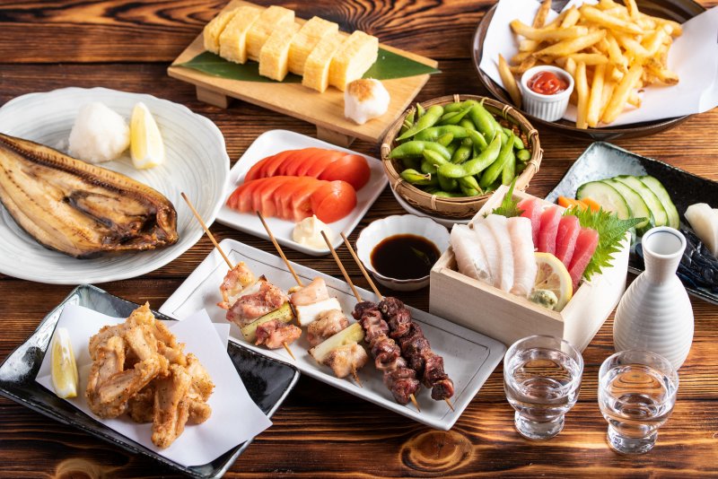 【飲み会続きでも体重キープ!】ダイエットが成功する「太りにくい食事のコツ」とは?