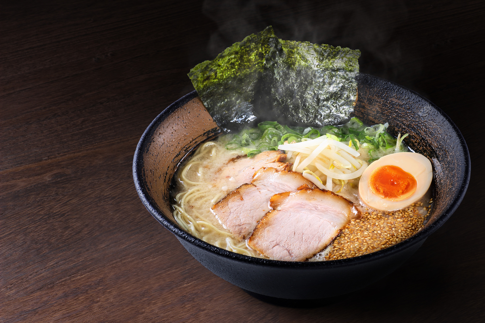 行列の絶えないラーメン屋に共通するおいしさ以外の「3つの味」とは?