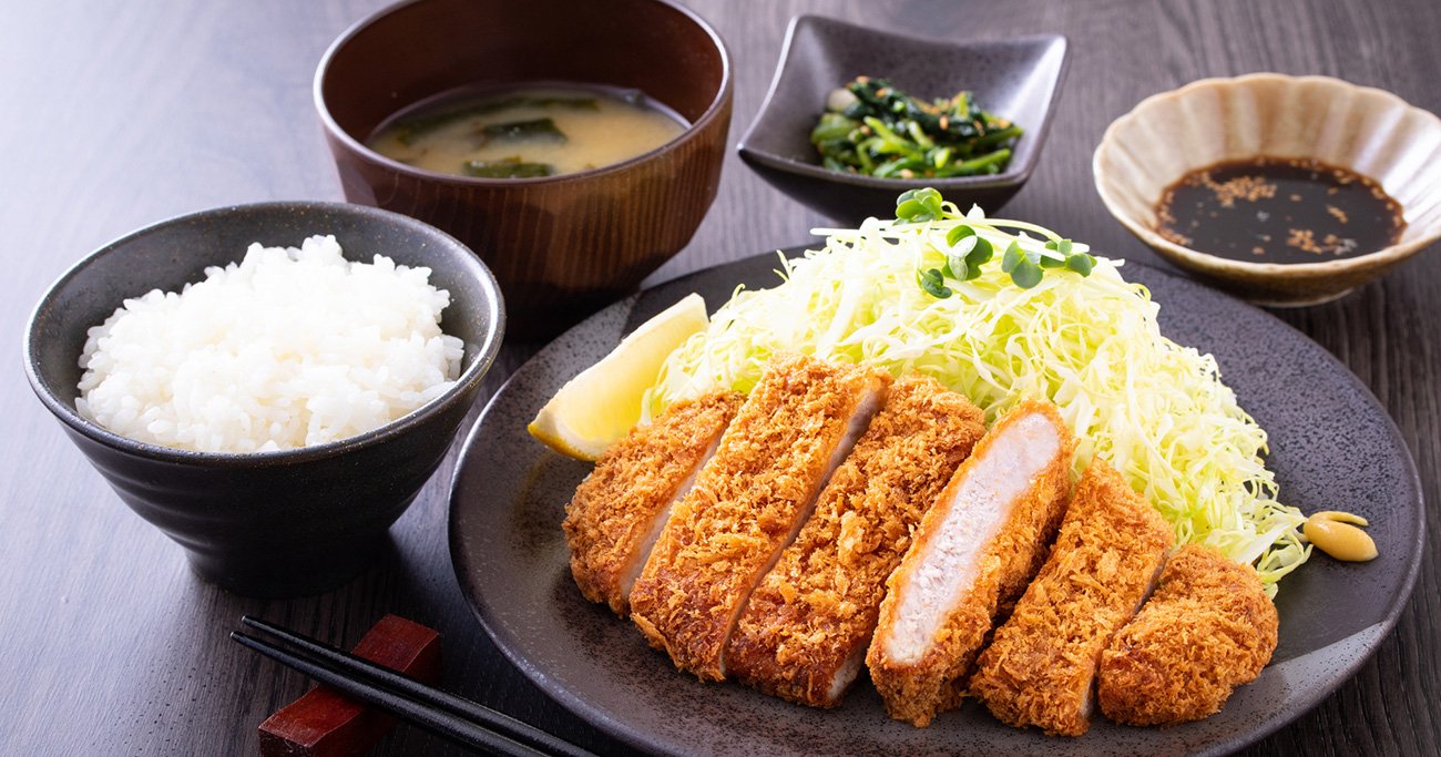 ご飯やとんかつなど血糖値に関わる食事