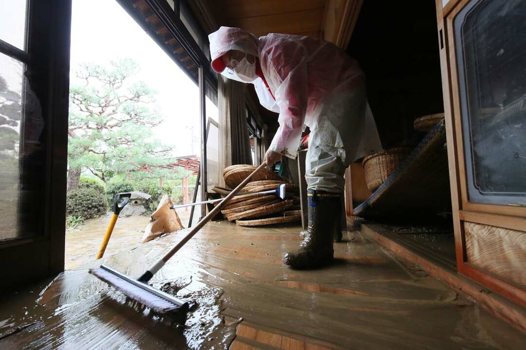 台風19号によって長野市穂保地区で浸水被害を受けた民家の様子