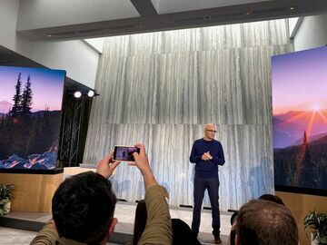 マイクロソフトとオープンAI、気まずい提携