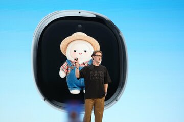 メタCEO、AI「ミューズ」搭載のスマートグラスを披露
