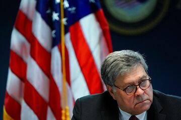 米司法長官の銃犯罪対策強化、選挙の援護射撃か
