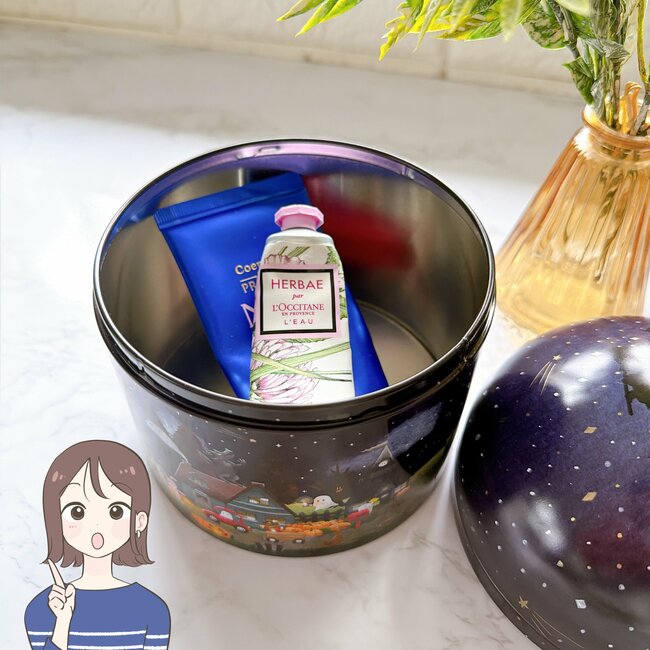 「衝動買いした」「見てて楽しい！」カルディの“光るハロウィン缶”が幻想的すぎる！「プラネタリウムみたい」「部屋中大きな影絵でいっぱい」《購入レビュー》