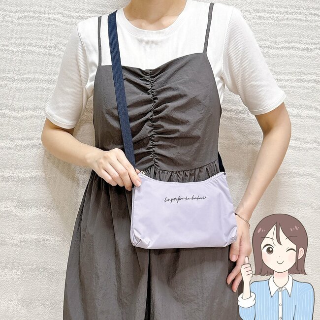 一瞬でトートバッグに大変身！アフタヌーンティーの「天才すぎるサコッシュ」2日分の荷物が入って便利！《購入レビュー》