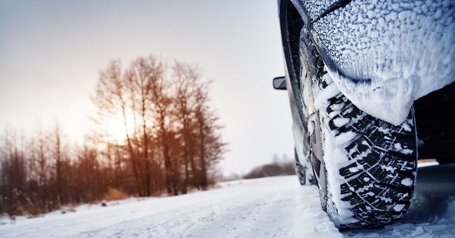 米国のドライバーが真冬でも「冬用タイヤ」に履き替えない理由
