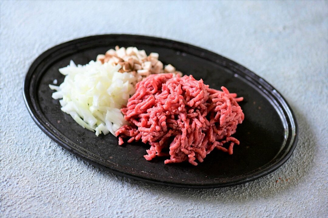 【カンタンなのに極上! レンチンレシピ】<br />油抜きでつくれて、さっぱりヘルシー!<br />大人気の和風ハンバーグもレンチンで