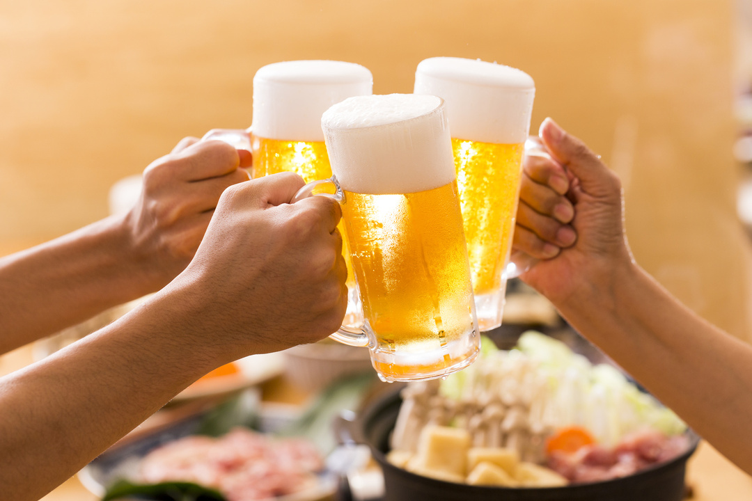 酒の「アルコール消毒」は本当に風邪に効くのか?