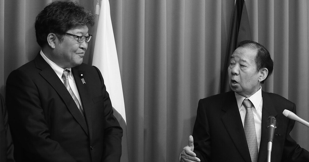 記者会見する自民党幹事長の二階俊博