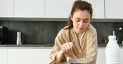 ダイエットのつもりが逆効果！空腹感が刺激され食べ過ぎてしまう「危険な低カロリー食」とは？【米国大学研究】