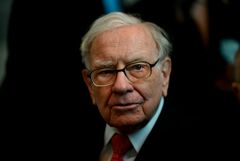 バフェット氏、大統領選で沈黙なぜ