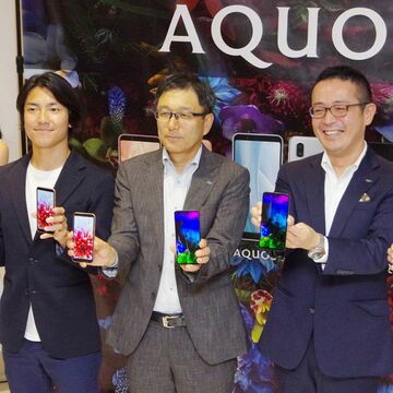 シャープが画面内指紋認証の「AQUOS zero2」など3スマホを発表