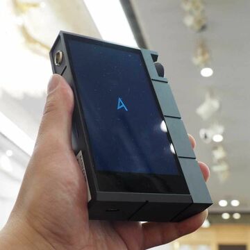 やっぱりデカい「KANN CUBE」、アユートブースは参考展示も豊富