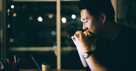 認知症リスクを高める中年期の“抑うつ症状”、「自信を失う」「集中できない」…あと4つは？【英国で追跡調査】