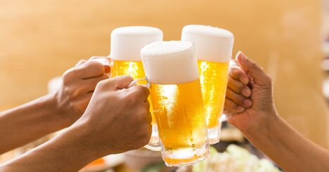 「週1大量飲酒」と「週7ちびちび飲み」、体に悪いのはどっち？