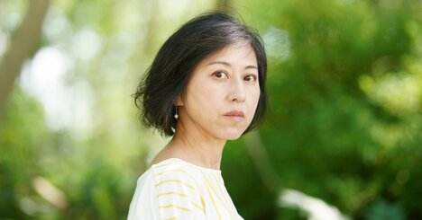 隠しカメラが捉えた戦慄の瞬間…夫が事故死した63歳女性の自由を奪い、遺産も狙う「ヤバ過ぎる手口」とは