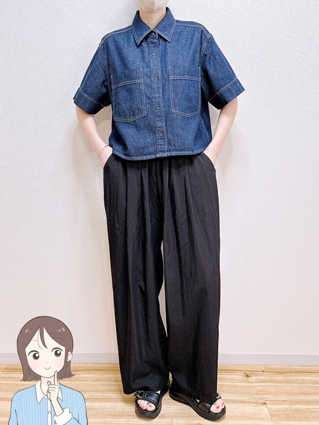 「好きすぎて色違いも購入」ユニクロの“体型を隠せるシャツ”きれいなシルエットで羽織るだけでオシャレ！「店舗で一目惚れしました」「60代でもおしゃれに着られる」