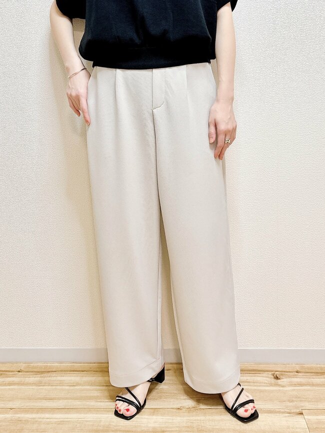 「あまりにも良すぎて2着目です」グローバルワークの“楽ちんワイドパンツ”どこから見てもシルエットが美しい！「何枚あっても便利」「買って正解でした」