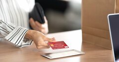 ベストセラー作家が「現金」しか使わない理由がド正論すぎてぐうの音もでない