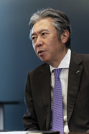 鳥井氏