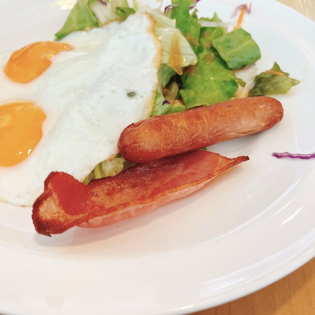 朝からプチ贅沢できて幸せ…!ガストの「盛りだくさんモーニング」ドリンクバー付きでついつい長居したくなる!