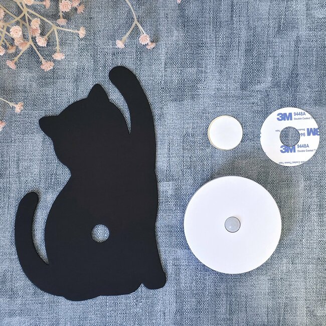 ダイソーで買えちゃうの…？子猫みたいな「オシャレ間接照明」可愛すぎて家中にほしい！