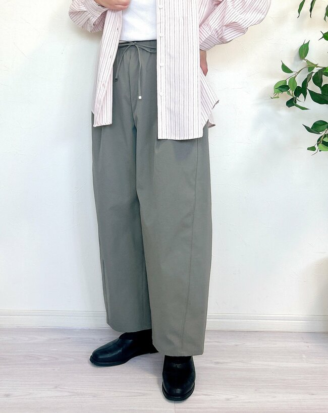 「シルエットが最高！」GUの“着回しワイドパンツ”快適すぎて、全色買いを確信…！「体型が隠れてちょうどいい」「予想以上にキレイ」