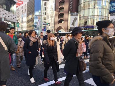 今年の春節、銀座ではトランクを引く観光客の姿が大きく減った