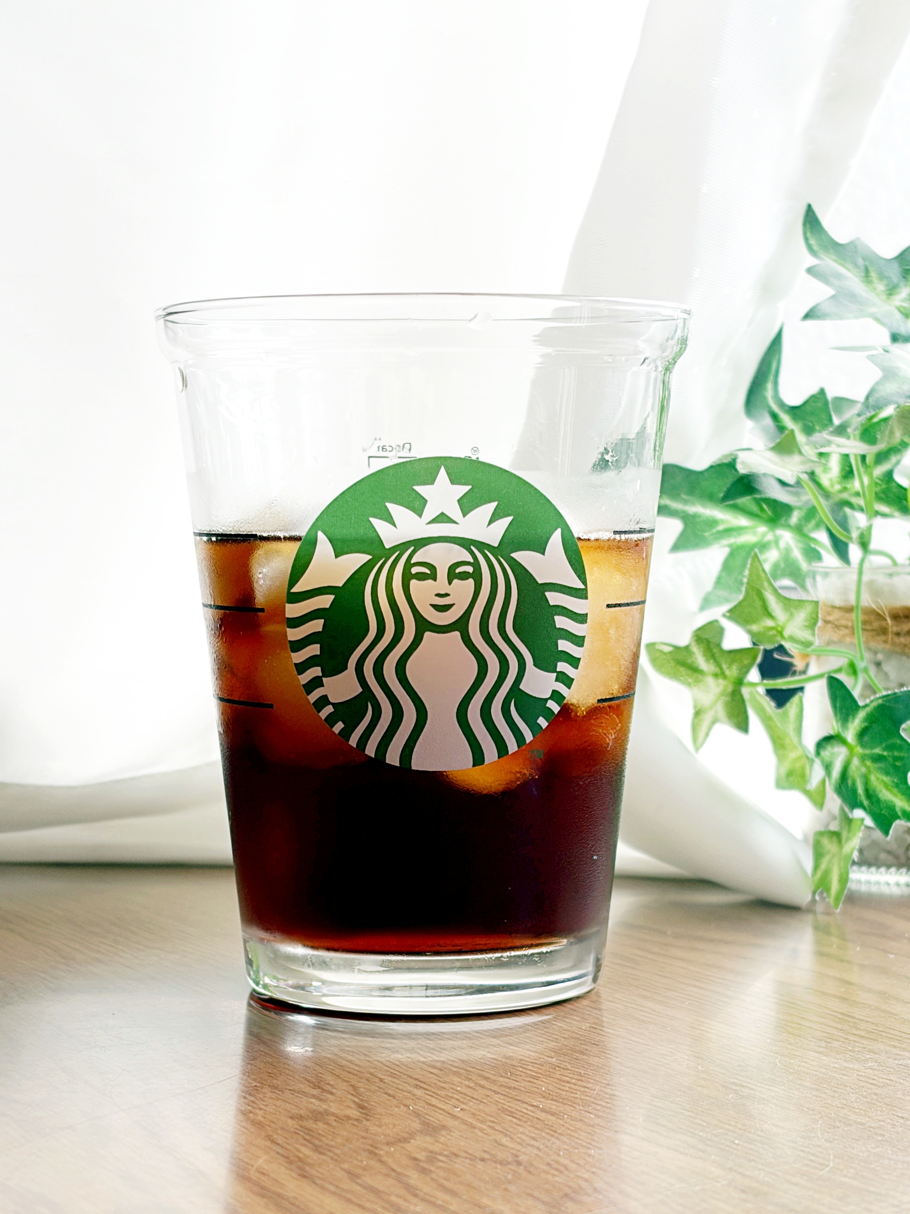 「欲しかったやつ」スタバの“お店のカップみたいなグラス”が可愛すぎます！「やっと買えた」「家でスタバ気分」