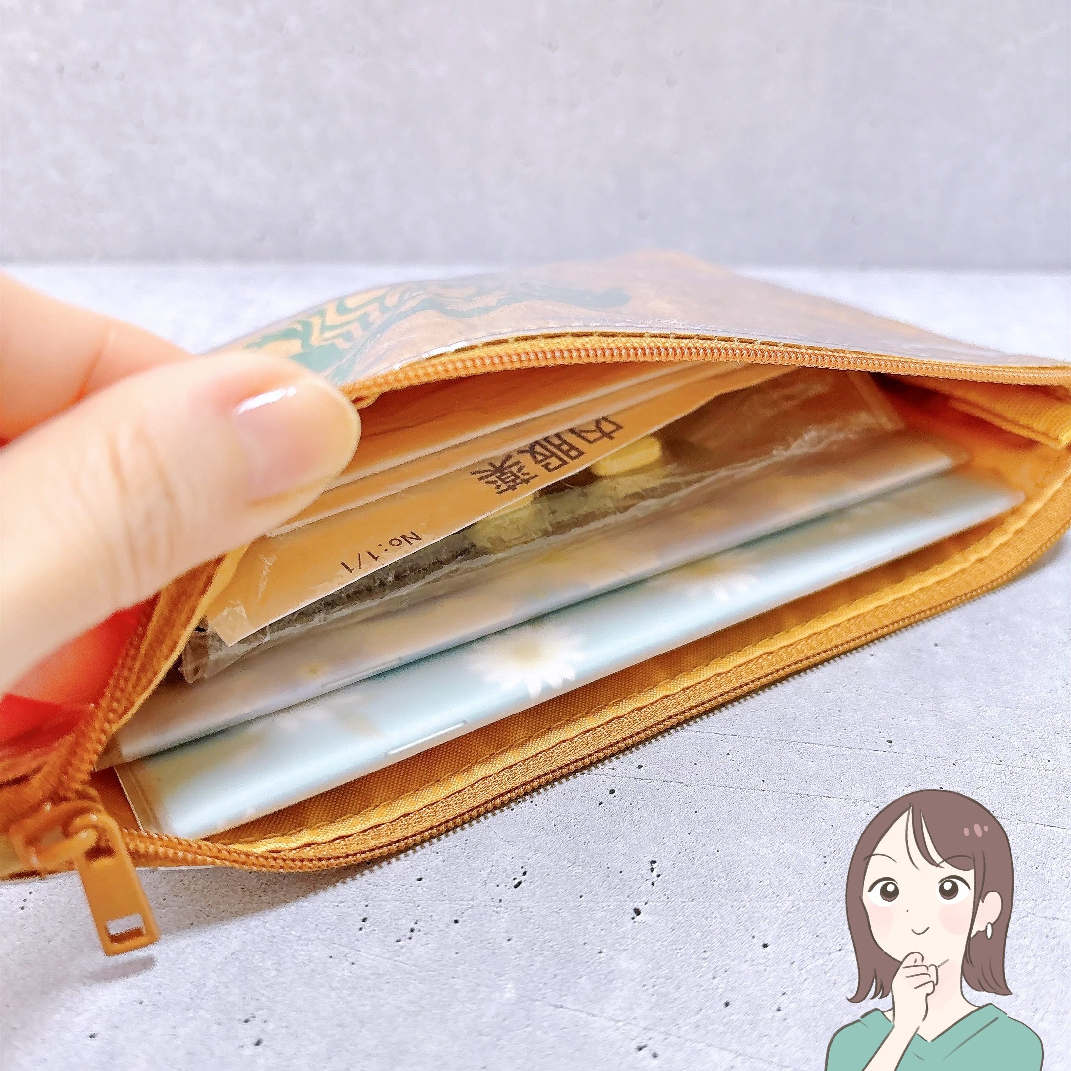 通院セットがまるっと入った!スターバックスの“紙袋みたいなポーチ”お薬が80錠も入るし、デザインが可愛すぎる!《購入レビュー》