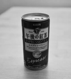 日本での昼食は1年中熱いミルクティーのみ！甘さ控え目の人生を歩む「戦場カメラマン」の日常