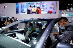 テスラ、中国での衝撃に備えよ