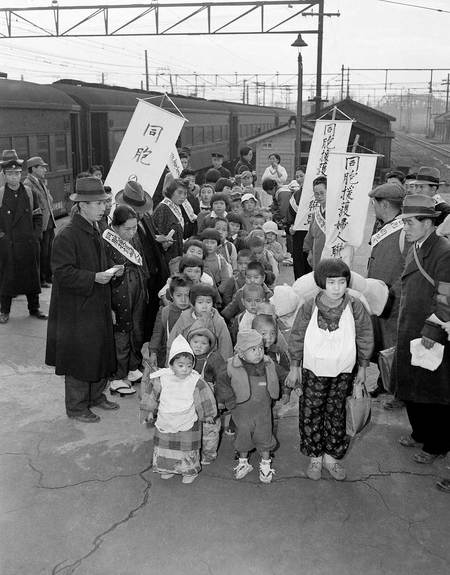 終戦翌年、満州からの引揚者たちを東京に運んだ電車