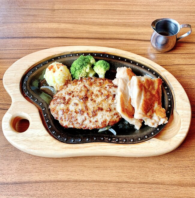 「ハンバーグより美味い」びっくりドンキーの“まさかの新メニュー”ご飯を食べる手が止まらない…！「美味すぎて神」「めちゃウマだったんだけど」